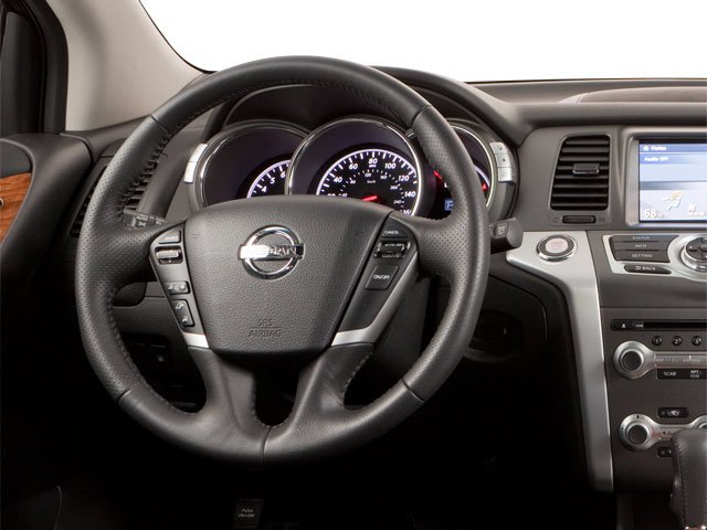 Used 2013 Super Black Clearcoat Nissan LE image 9