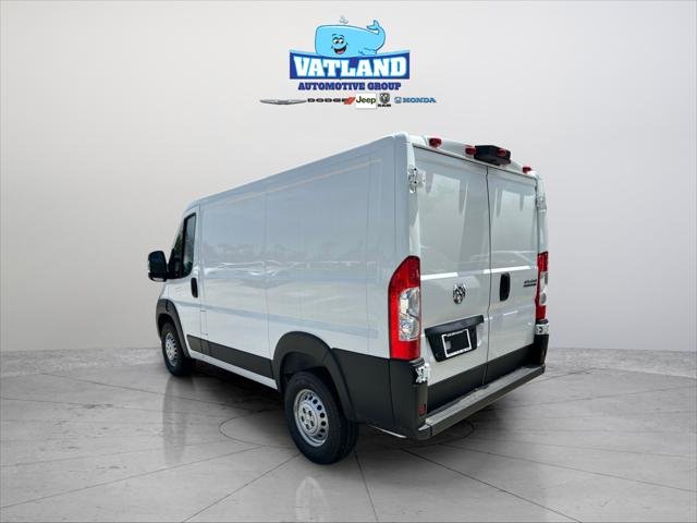 New 2026 Bright White Clear-Coat Exterior Paint RAM Tradesman image 3