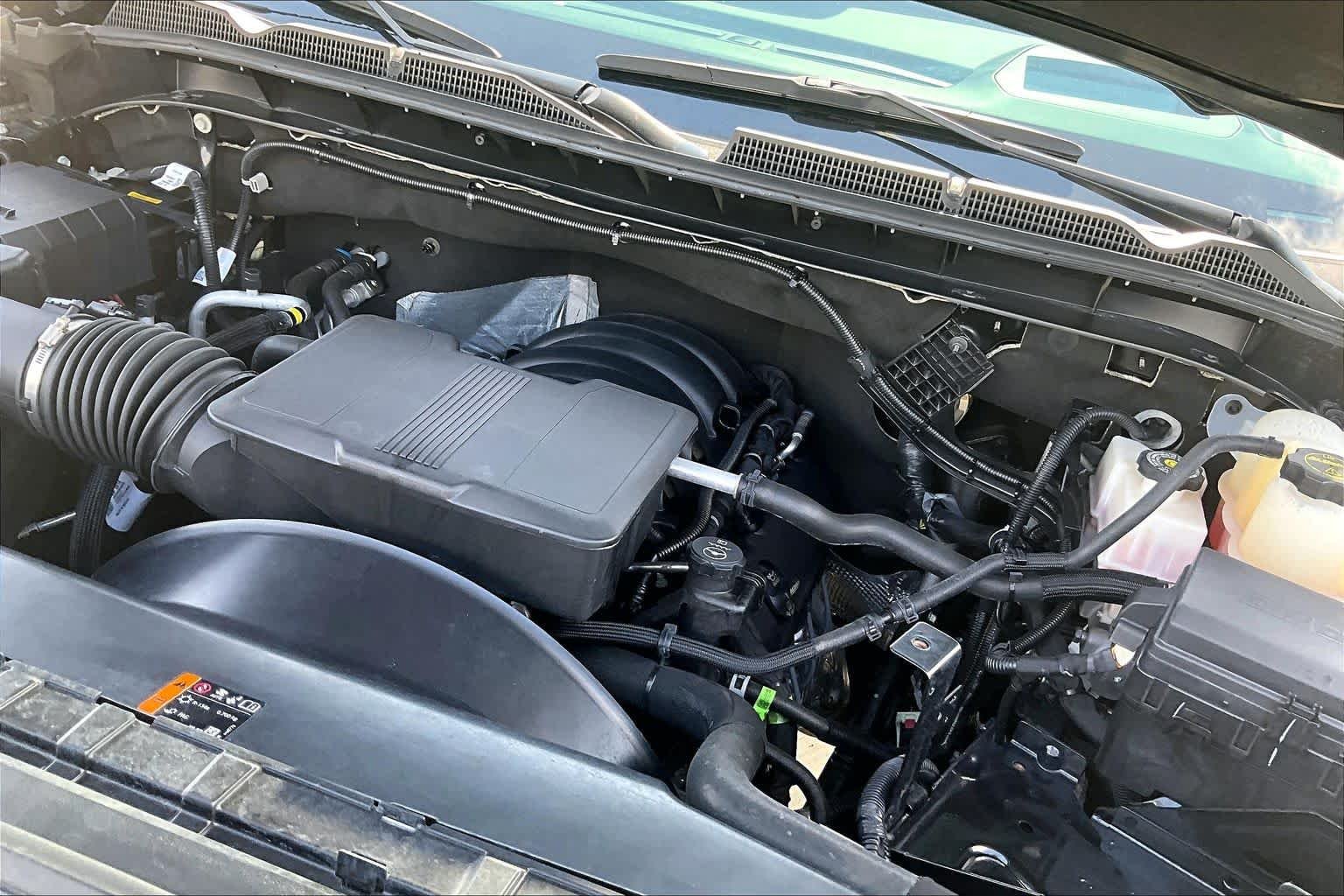 Used 2025 Onyx Black GMC AT4 image 31