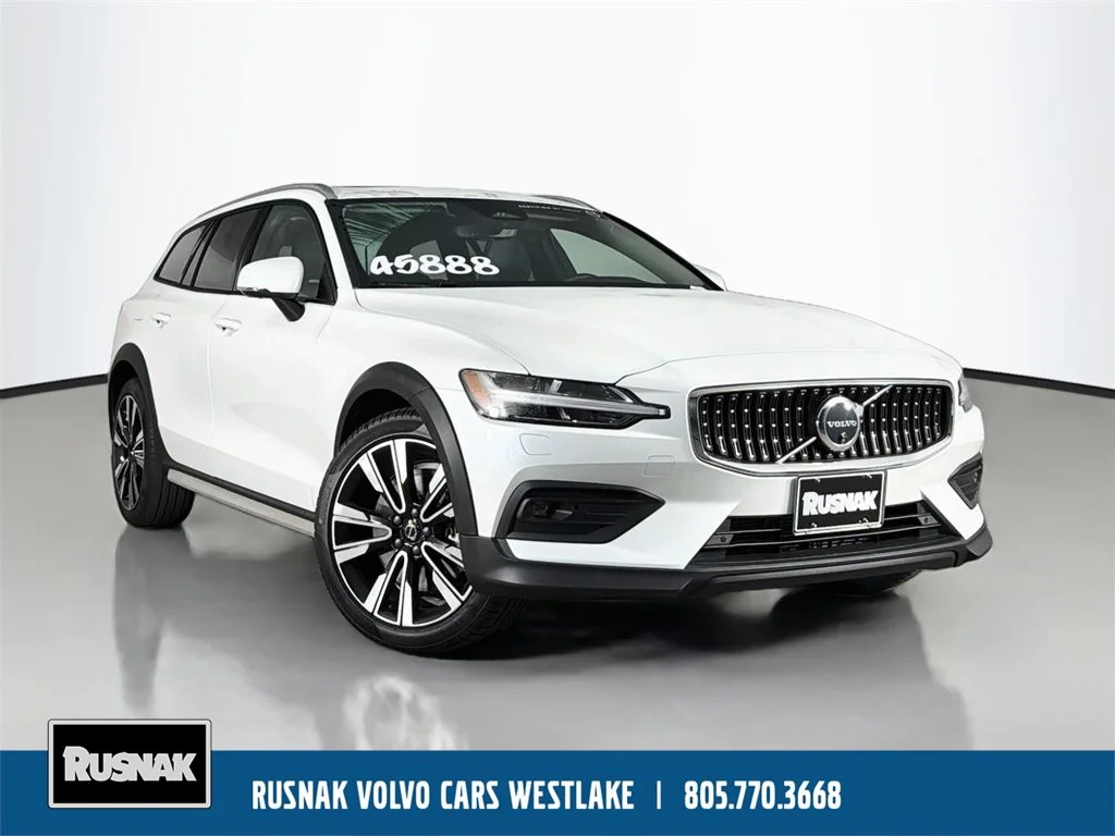 2025 Volvo V60 Cross Country