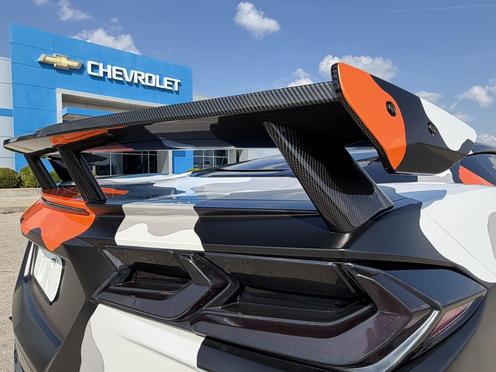Used 2022 ARCTIC WHITE Chevrolet 3LT image 25