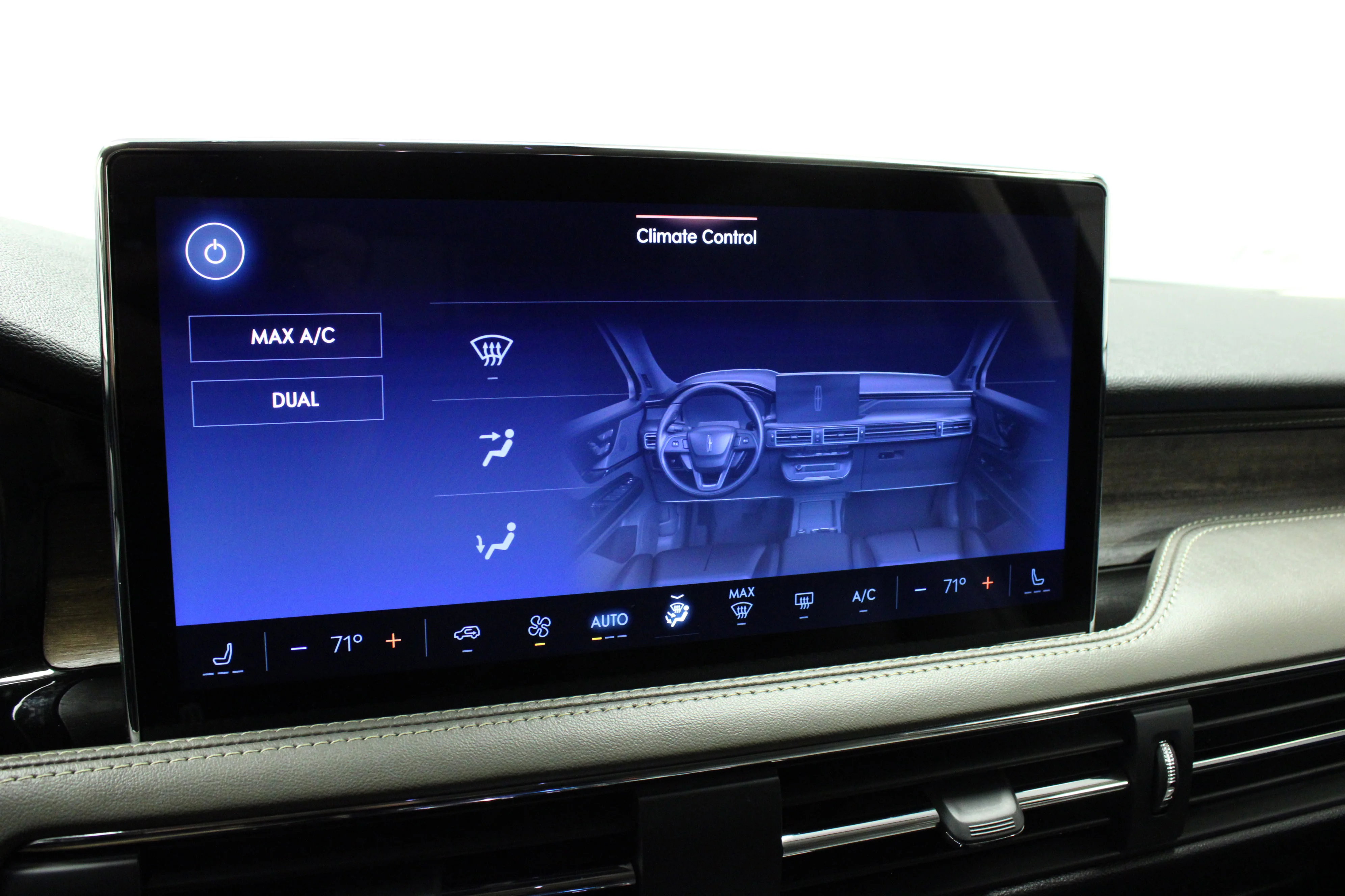 Used 2023 Radiance Metallic Lincoln Reserve image 26