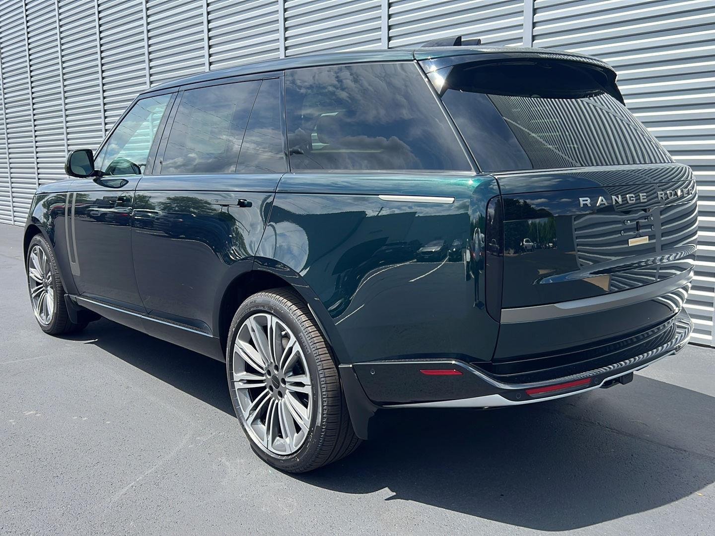New 2026 British Racing Green SV Bespoke Ultra Met Gloss Land Rover SE image 3