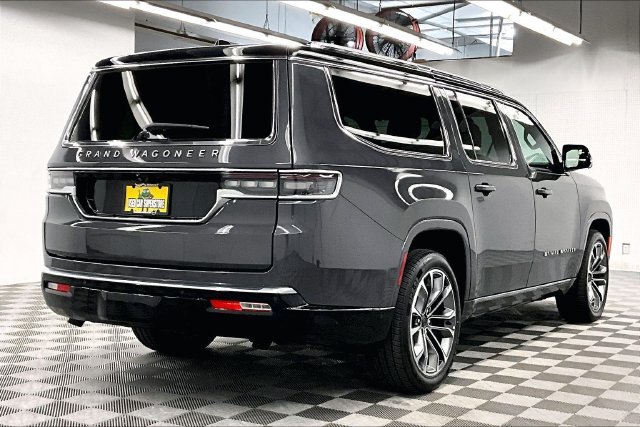 Used 2025 Baltic Gray Metallic Clearcoat Jeep Series III image 13