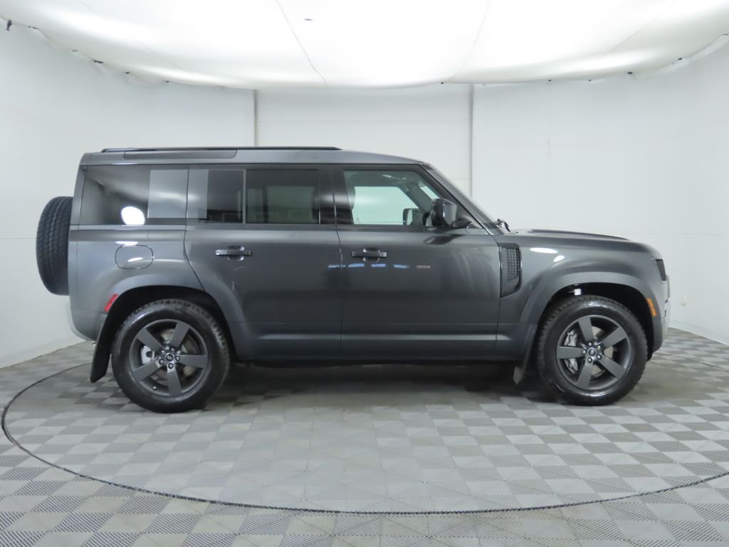 Used 2025 Carpathian Grey Prem Met Land Rover S image 4