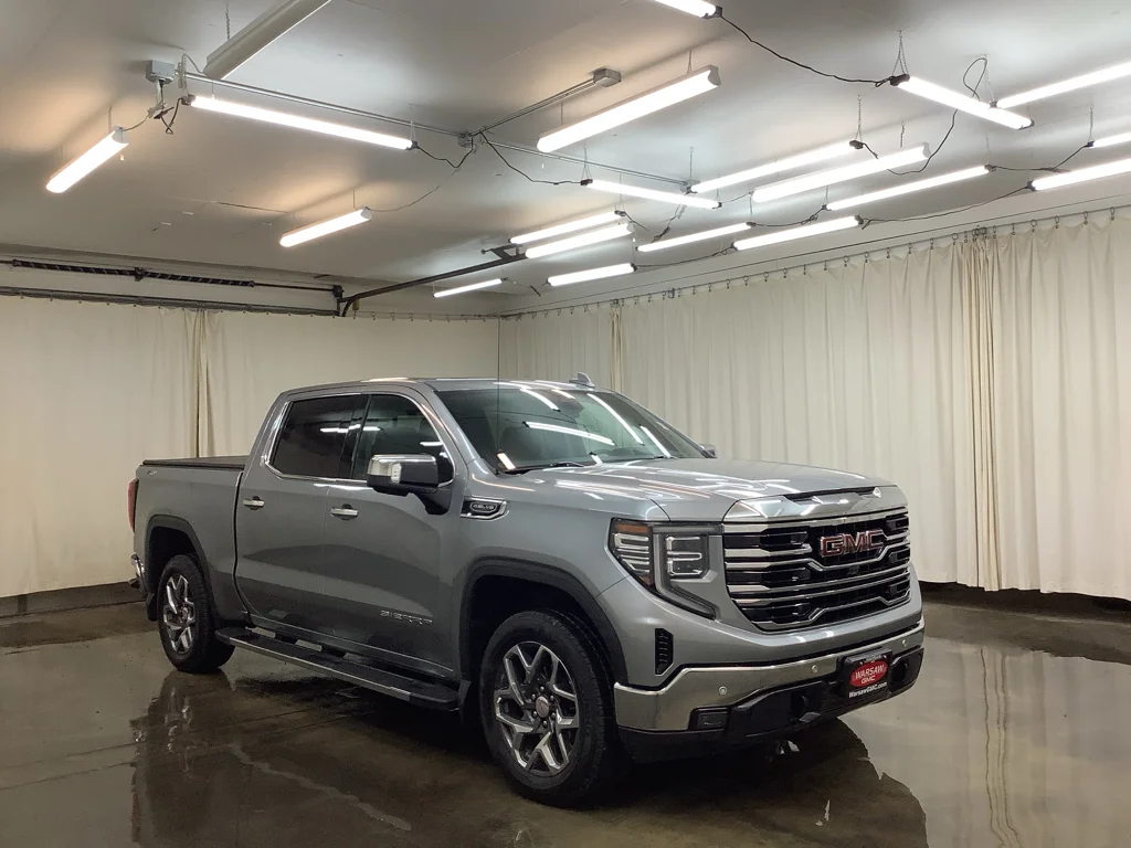 Used 2024 Sterling Metallic GMC SLT image 4