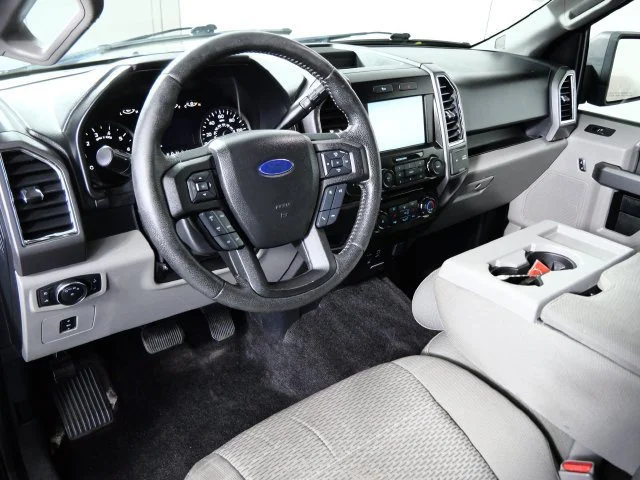 Used 2015 Blue Ford XLT image 3