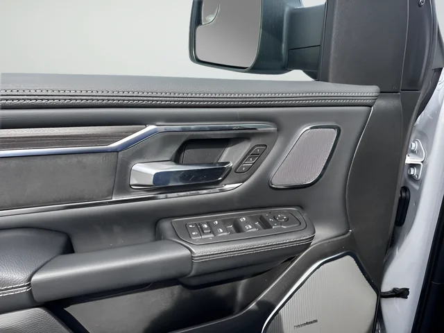New 2026 Ivory White Tri-Coat Pearl-Coat Exterior Paint RAM Laramie image 9