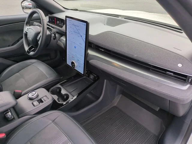 Used 2023 White Ford GT image 36