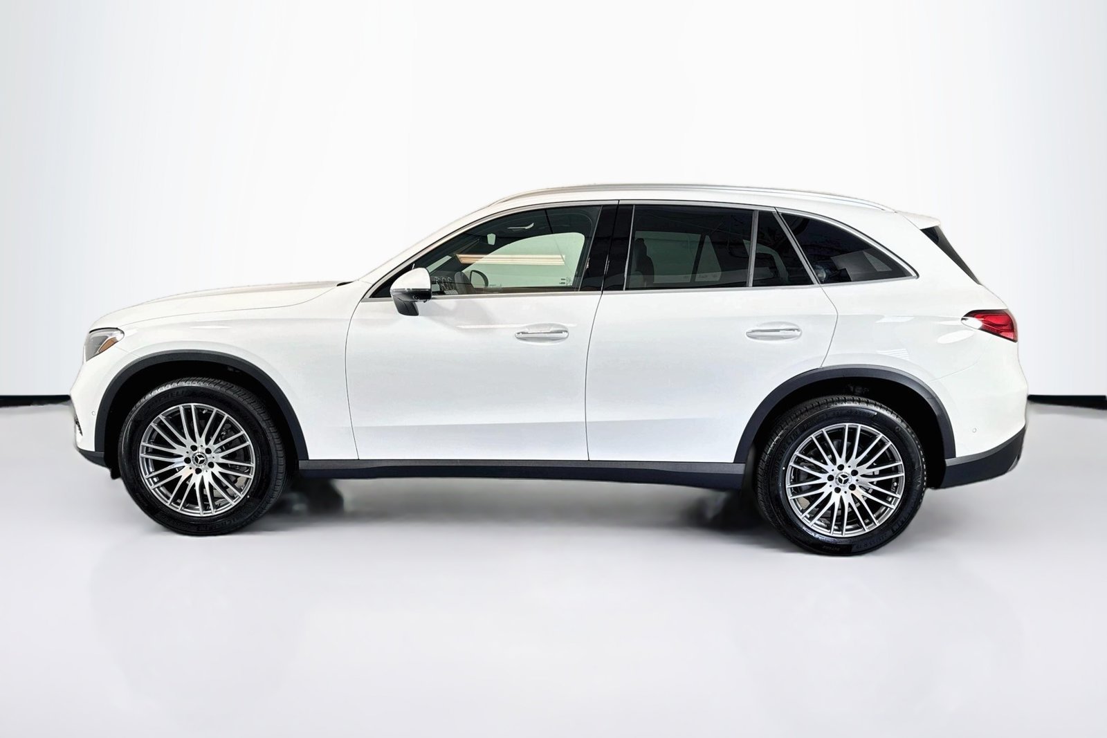 New 2026 Polar White Mercedes-Benz GLC 300 image 8