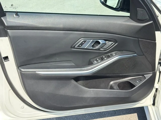 2023 BMW 3 Series 330i - Photo 17
