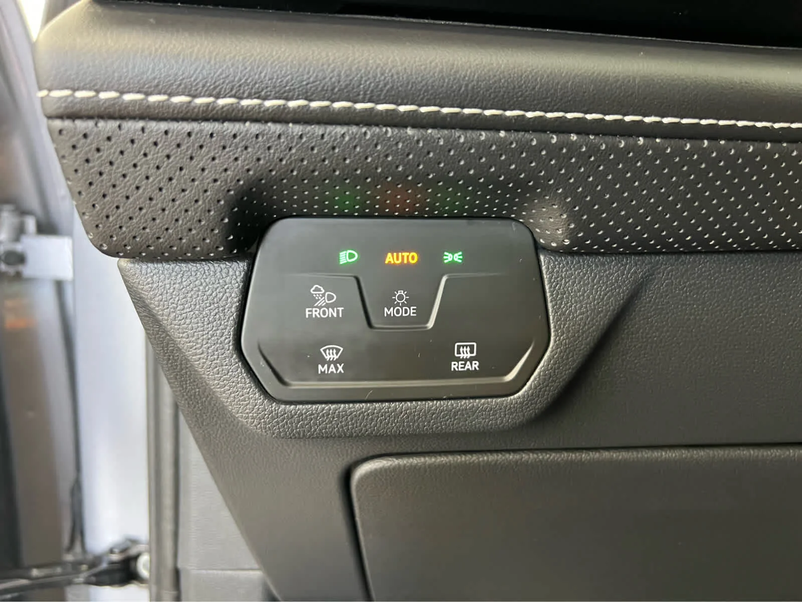 2025 Volkswagen Atlas SEL Premium R-Line - Photo 14