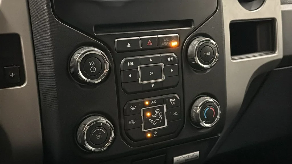Used 2013 Blue Ford XLT image 21