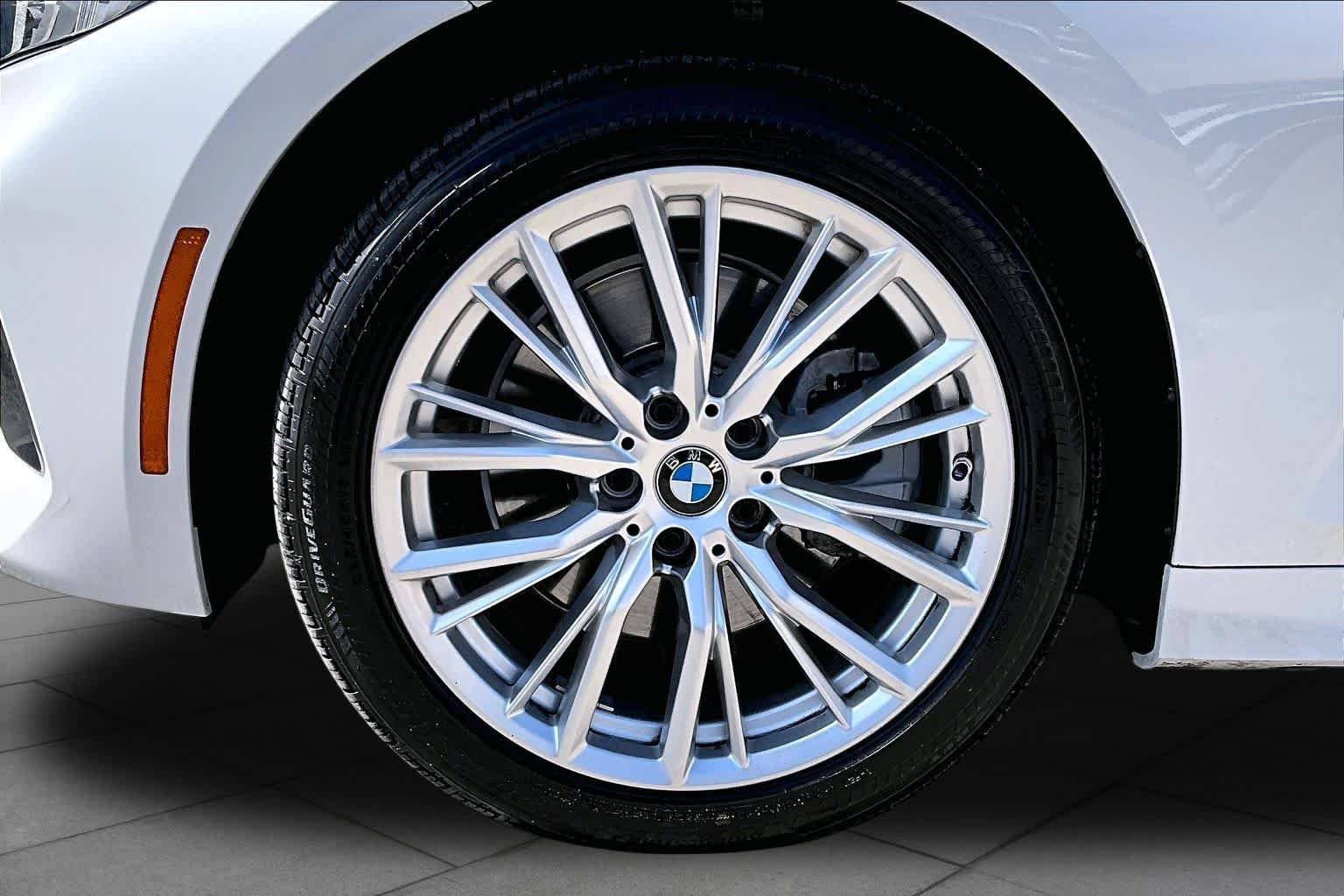 Used 2024 WHITE BMW 330i image 11