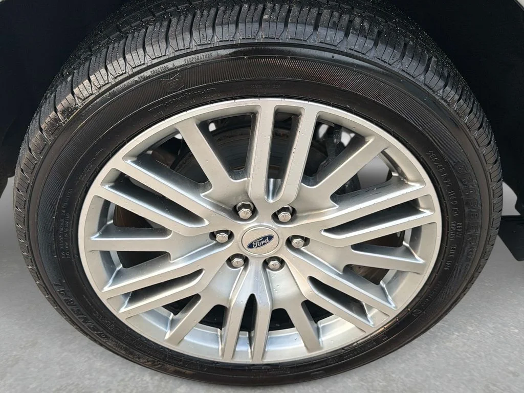 Used 2024 Silver Metallic Ford Limited image 12
