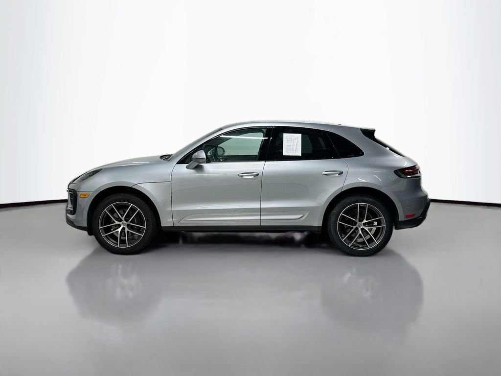 Used 2025  Porsche  image 2