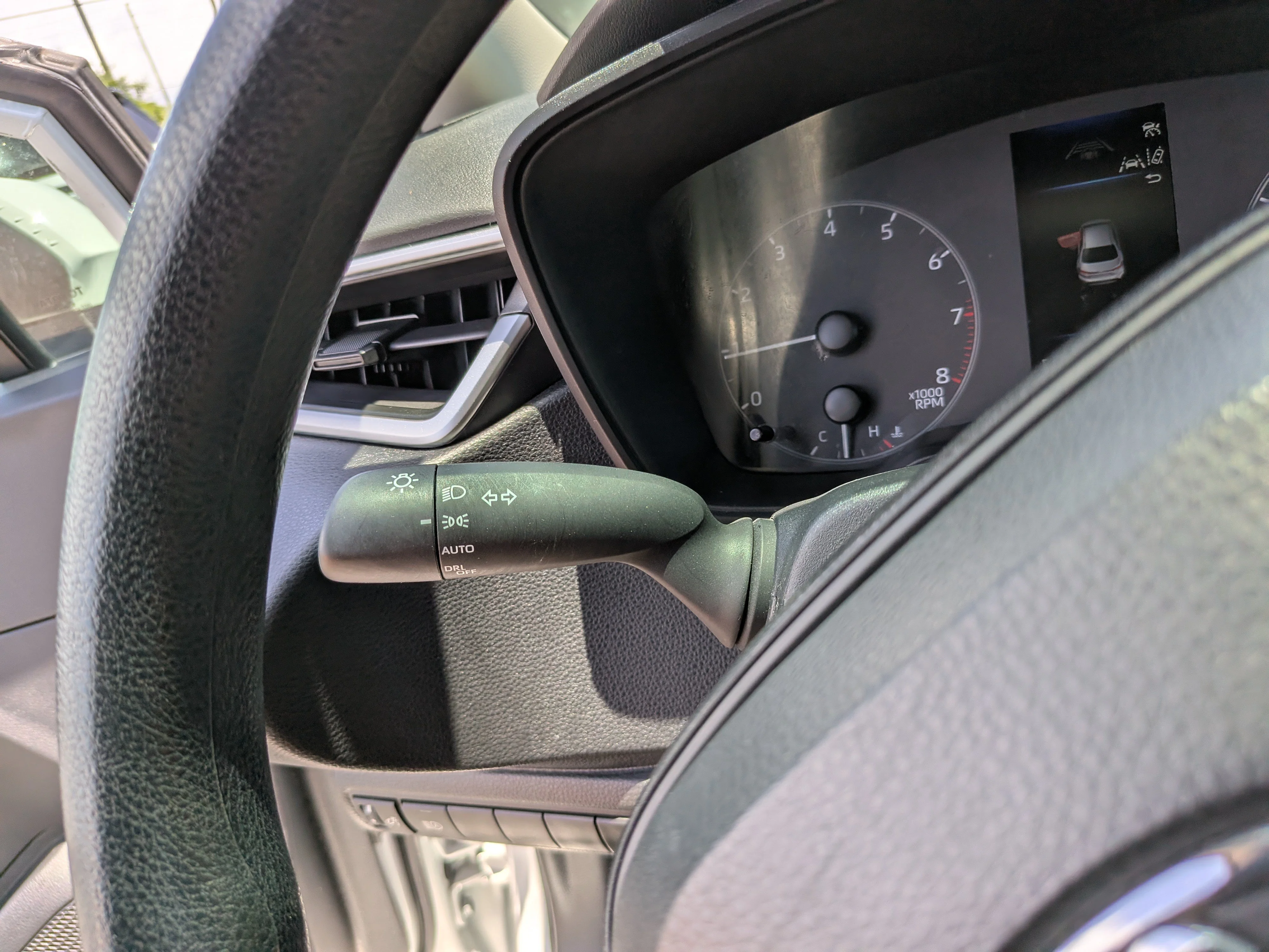 Used 2024 Ice Toyota LE image 32