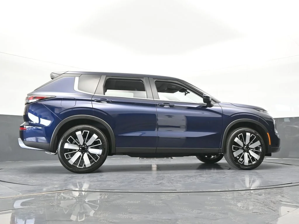New 2026 Cosmic Blue Metallic Mitsubishi SE image 62