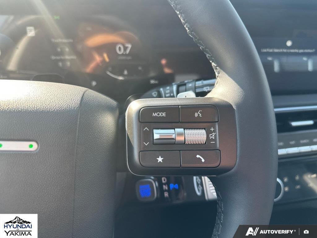 2026 Hyundai Palisade Limited - Photo 16