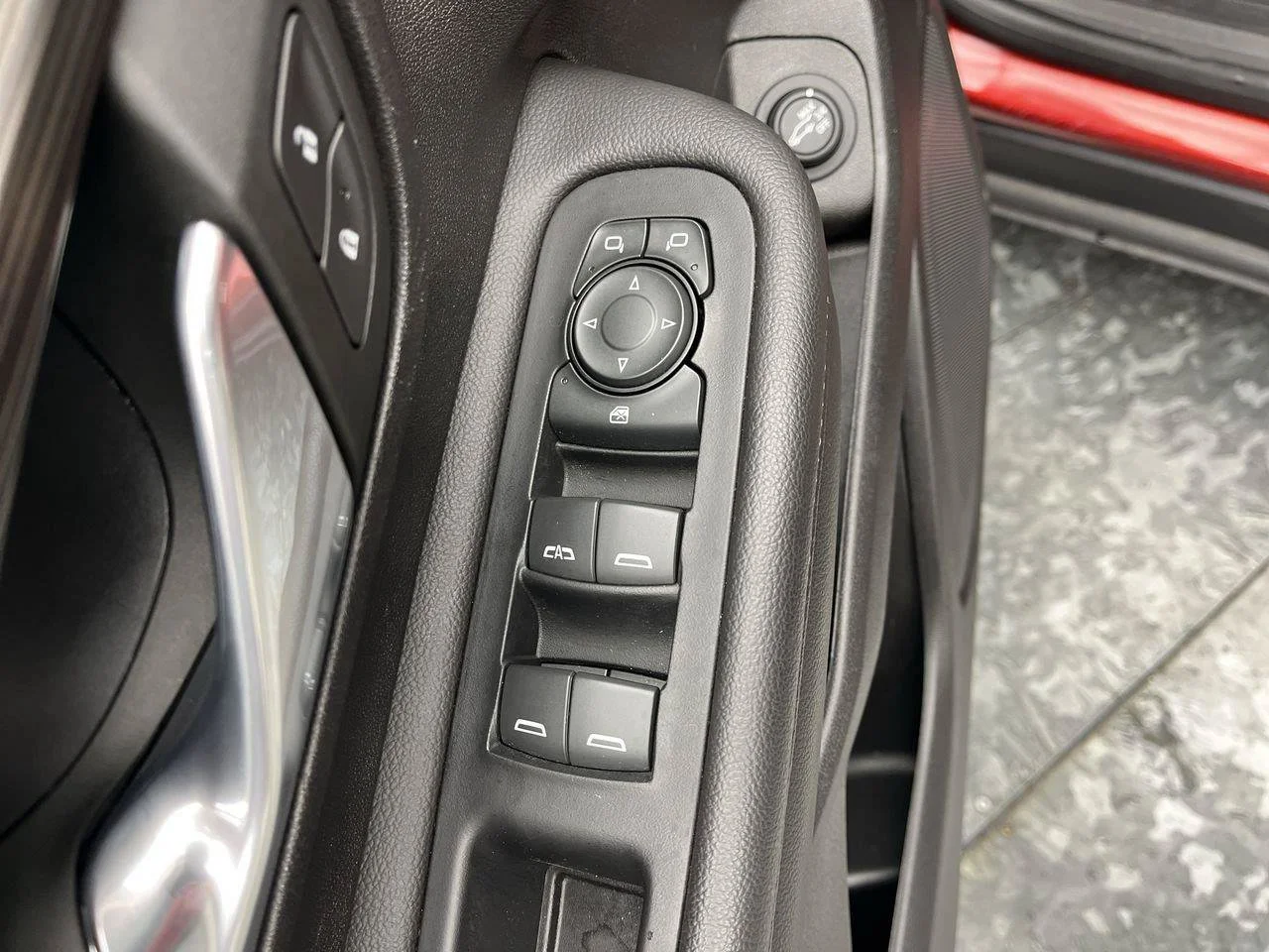 2024 GMC Terrain SLT - Photo 9