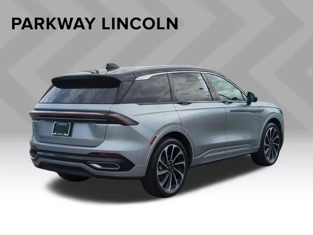Used 2024 Silver Lincoln Black Label image 5