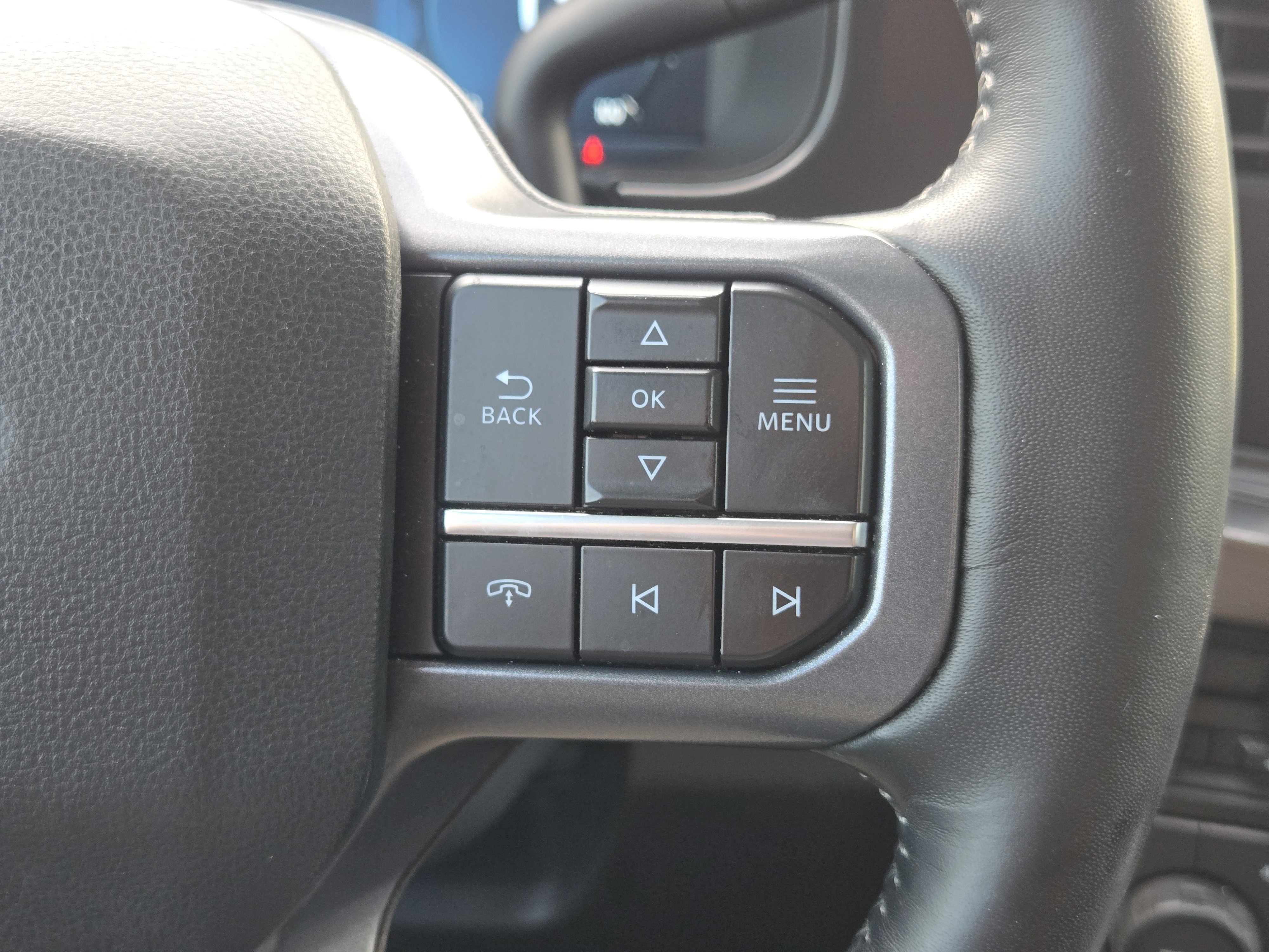 Used 2023 OXFORD WHITE Ford LARIAT image 31