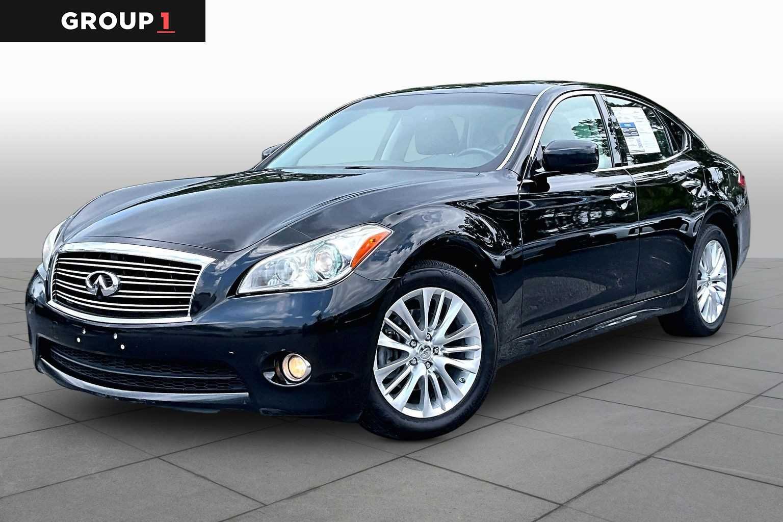 2011 INFINITI M 37's photo
