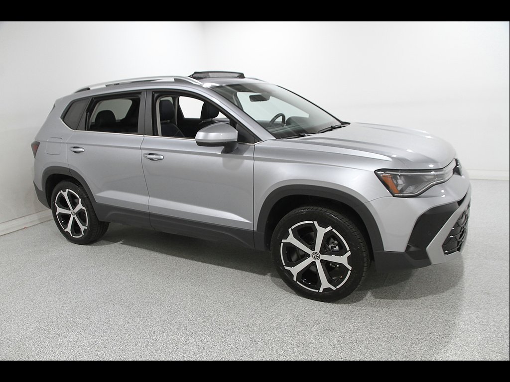 2025 Volkswagen Taos 1.5T SEL 4Motion's photo