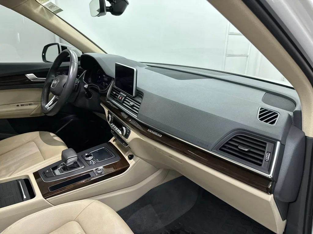 Used 2020 White Audi 45 Premium Plus image 26