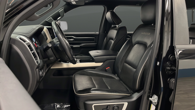 Used 2019 Diamond Black Crystal Pearlcoat Ram Laramie image 9