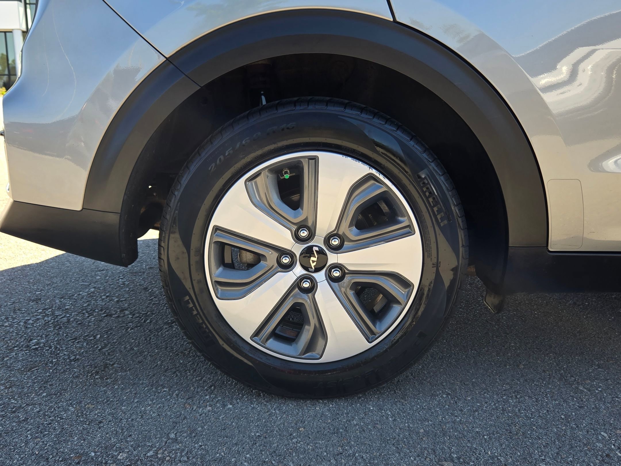 Used 2022 Steel Gray Kia LX image 17