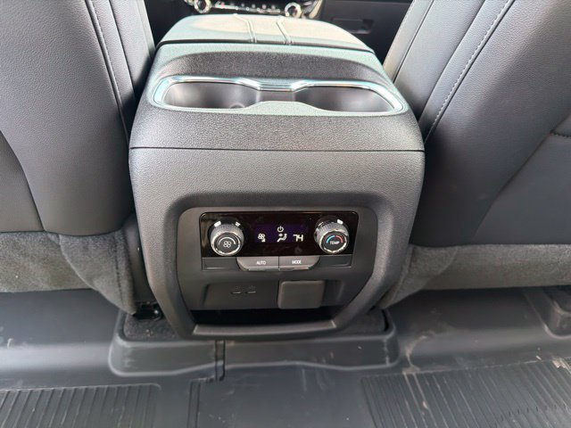 New 2027 Mosaic Black Metallic Chevrolet LT image 28