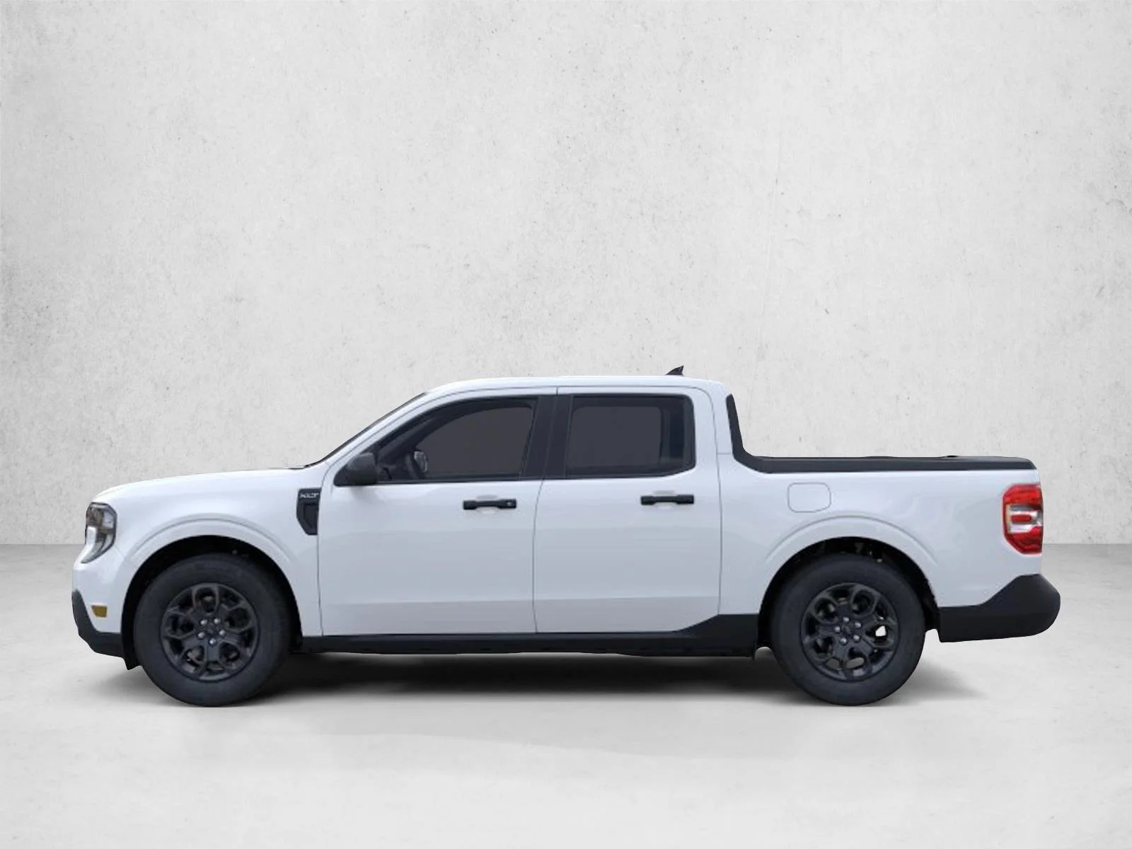 New 2026 Oxford White Ford XLT image 3