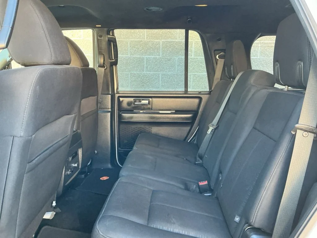 Used 2016 White Ford XL image 21