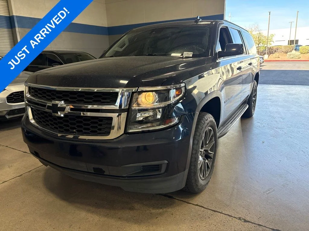 2018 Chevrolet Suburban 4WD 1500 LT's photo