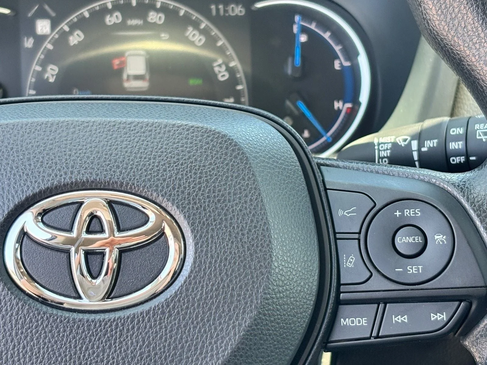 Used 2024 Ice Cap Toyota XLE image 19