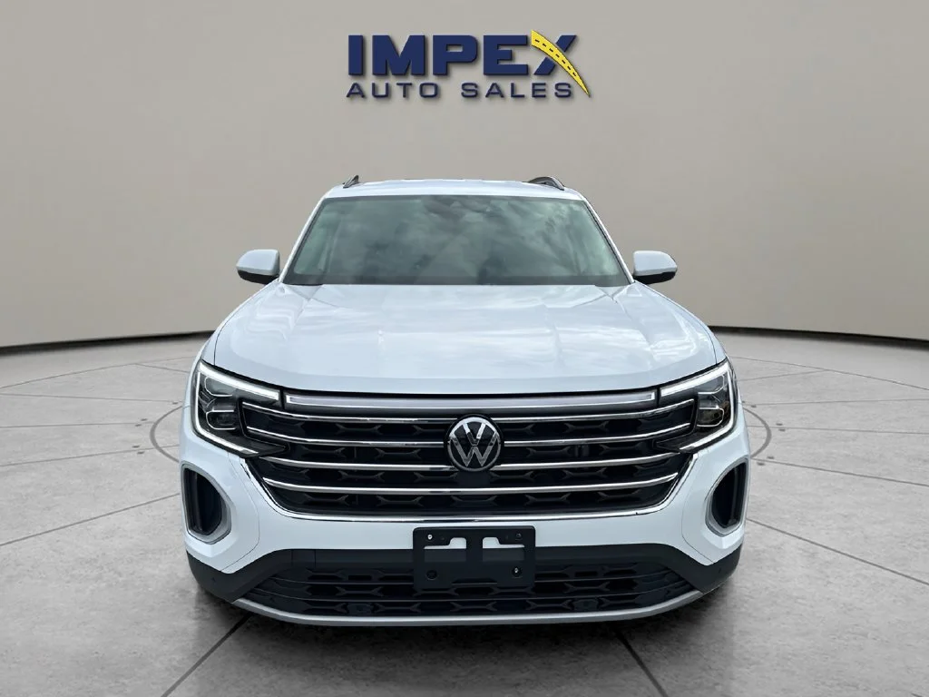 Used 2024  Volkswagen 2.0T SE w/Technology image 8
