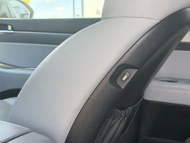Used 2020 White Hyundai SEL image 36