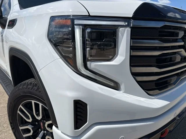 Used 2025 White GMC AT4 image 2