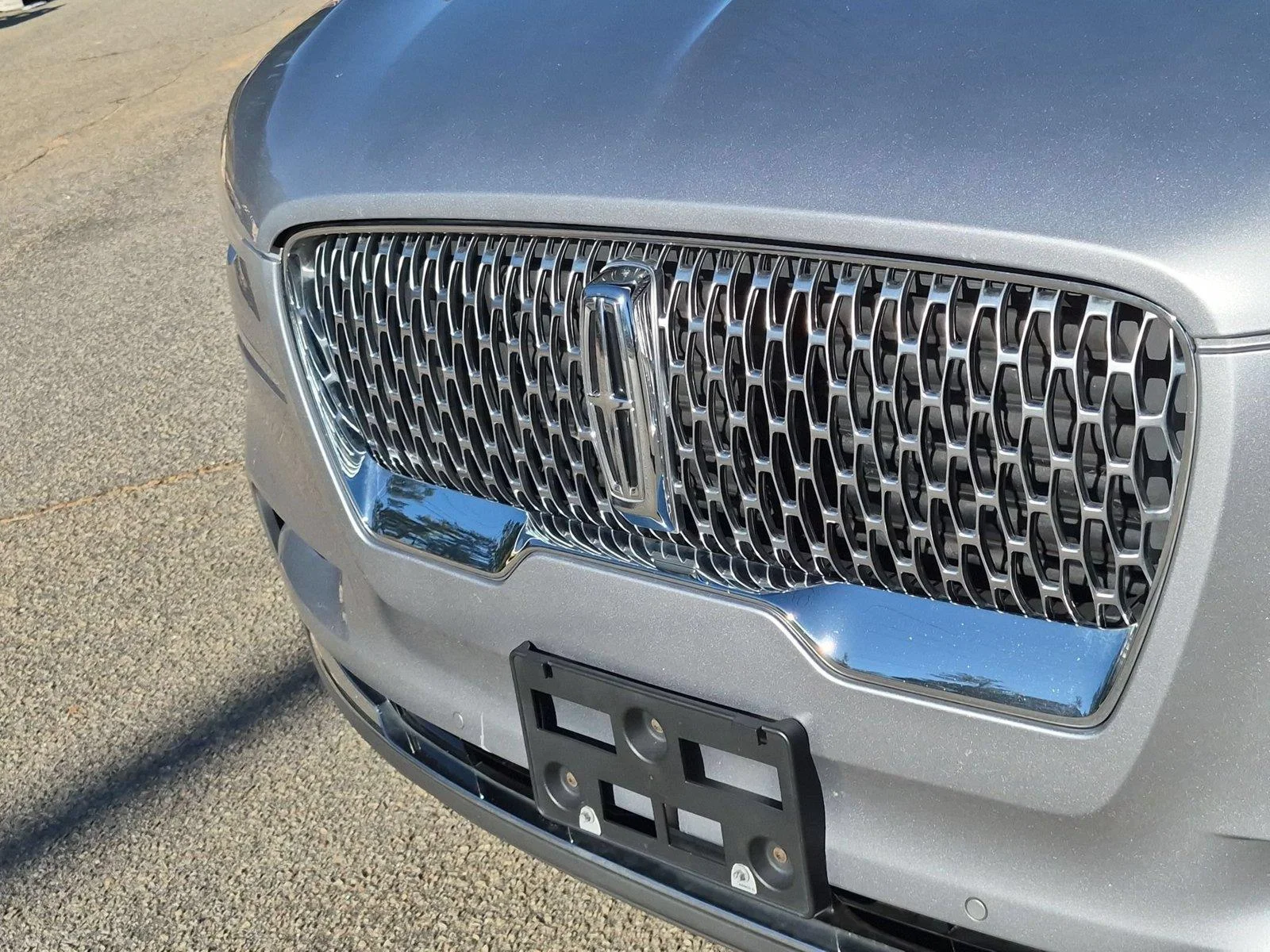 Used 2023 Silver Radiance Metallic Clearcoat Lincoln Standard image 13