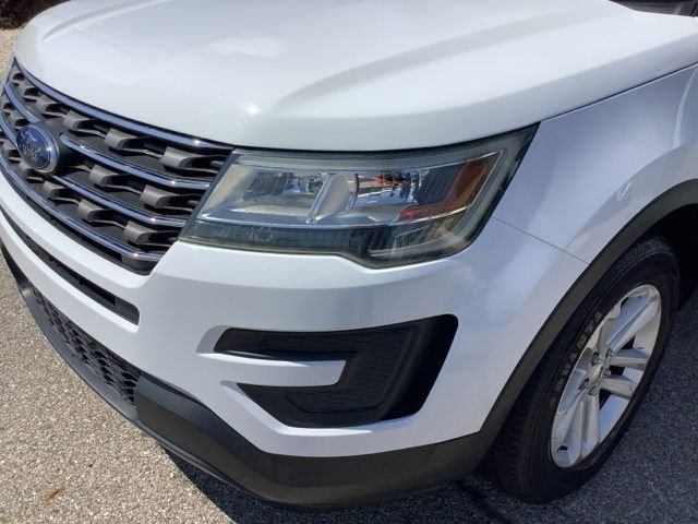 Used 2016 Oxford White Ford Base image 27