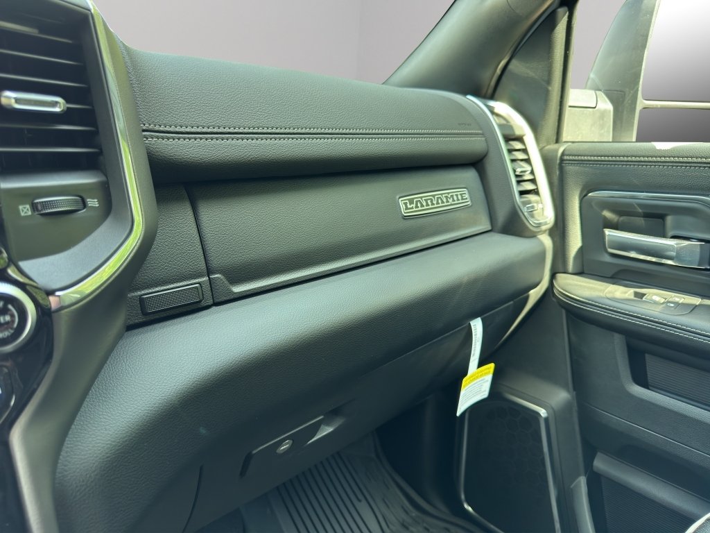 New 2026 Bright White Clear-Coat Exterior Paint RAM Laramie image 37