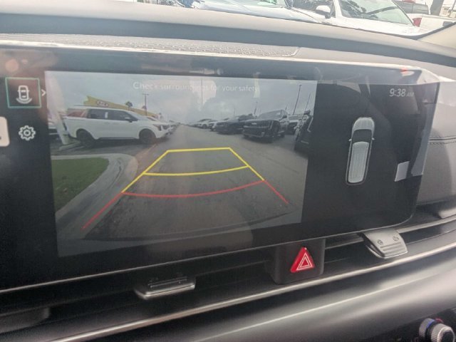 New 2027 Ceramic Silver Kia LXS image 24