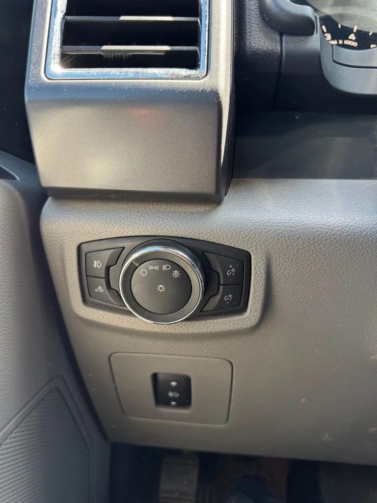 Used 2016 Silver Ford XLT image 21