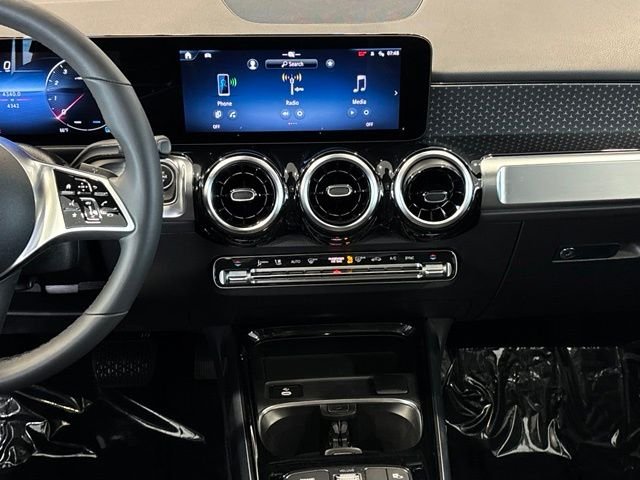 Used 2026 Black Mercedes-Benz GLB 250 image 21