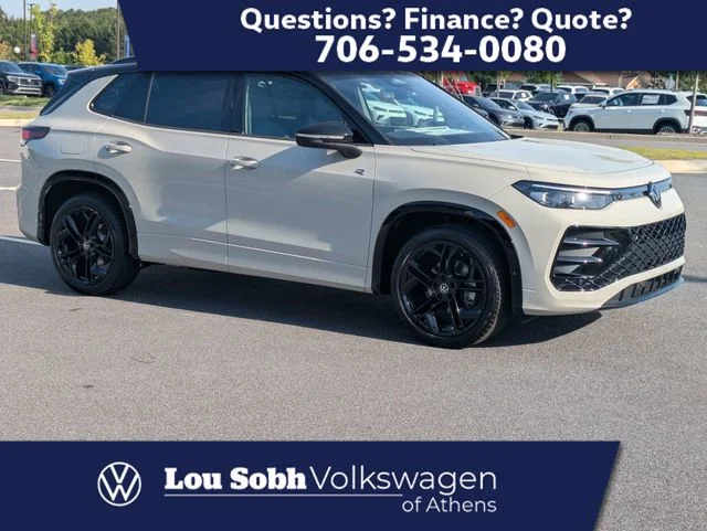 2026 Volkswagen Tiguan 2.0T SE R-Line Black's photo