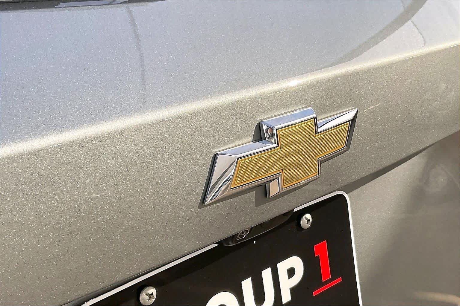 Used 2024 Sterling Gray Metallic Chevrolet LT image 27
