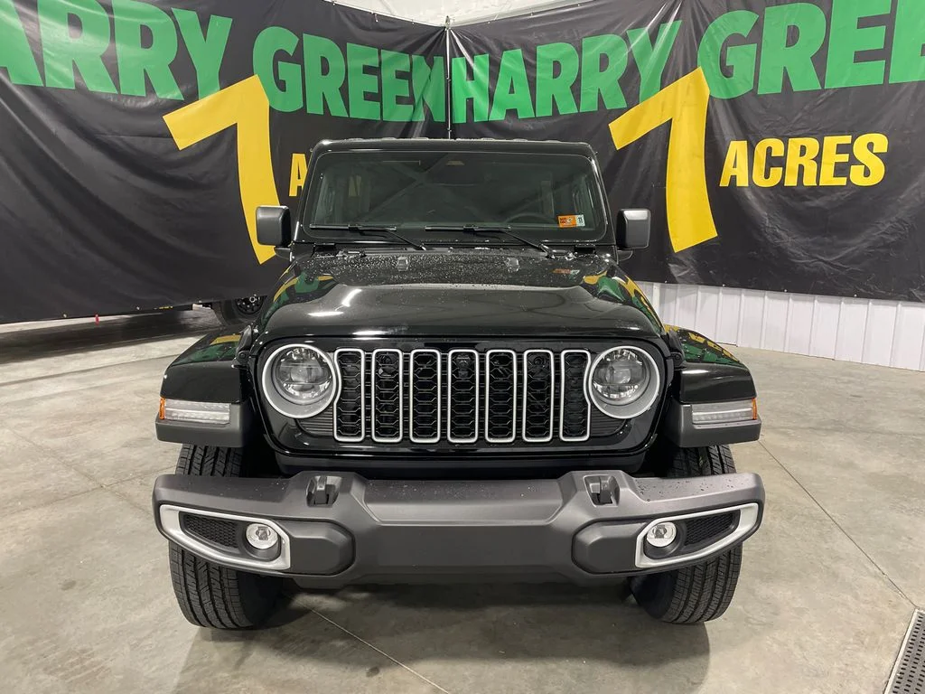 New 2026 Black Clear-Coat Exterior Paint Jeep Sahara image 2