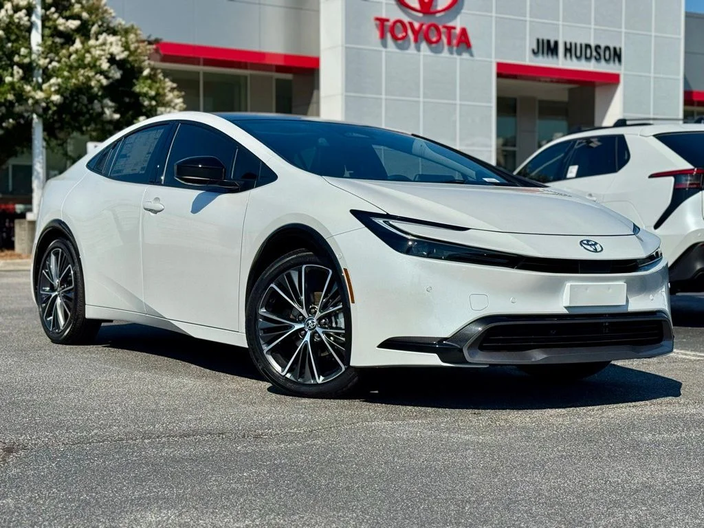 New 2026 Wind Chill Pearl Toyota Limited image 2