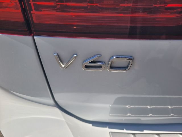 Used 2020 White Volvo T5 image 10
